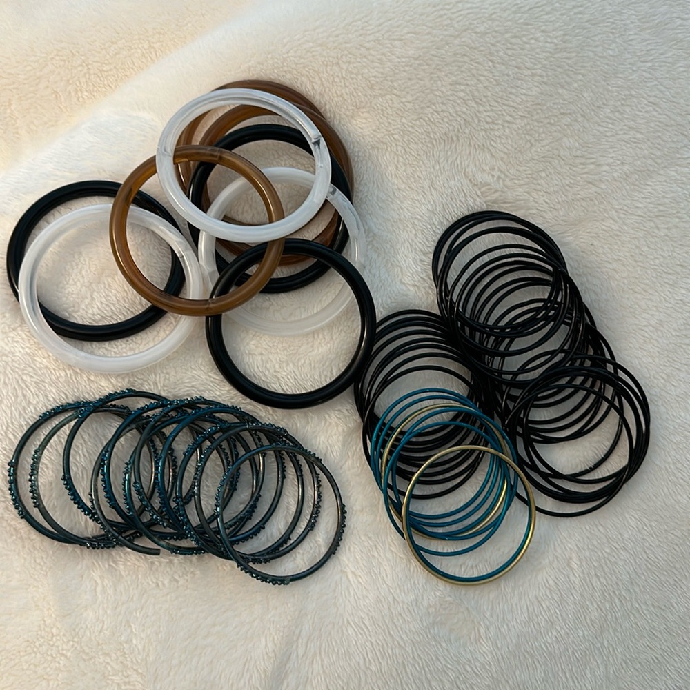 New several hand braces with variety of colors all together
